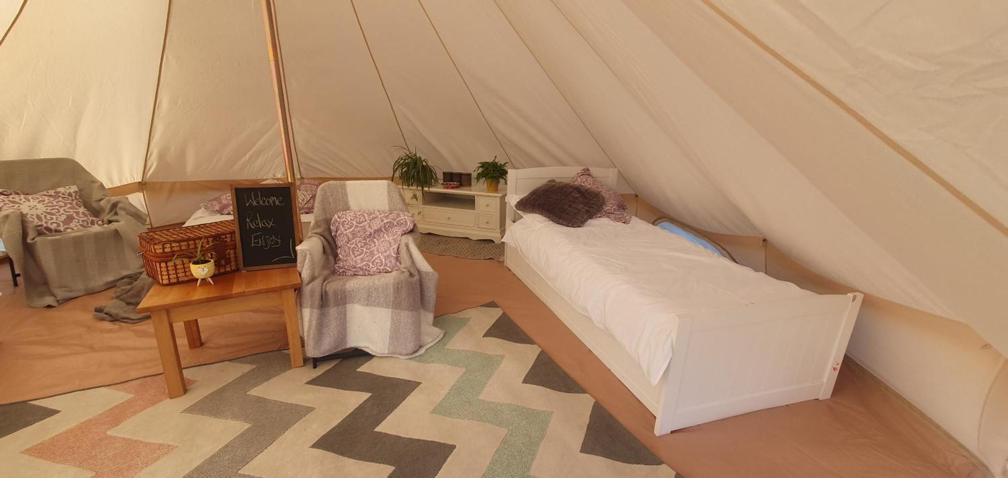 Trevena Cross Glamping & Camping เฮลสตัน ภายนอก รูปภาพ