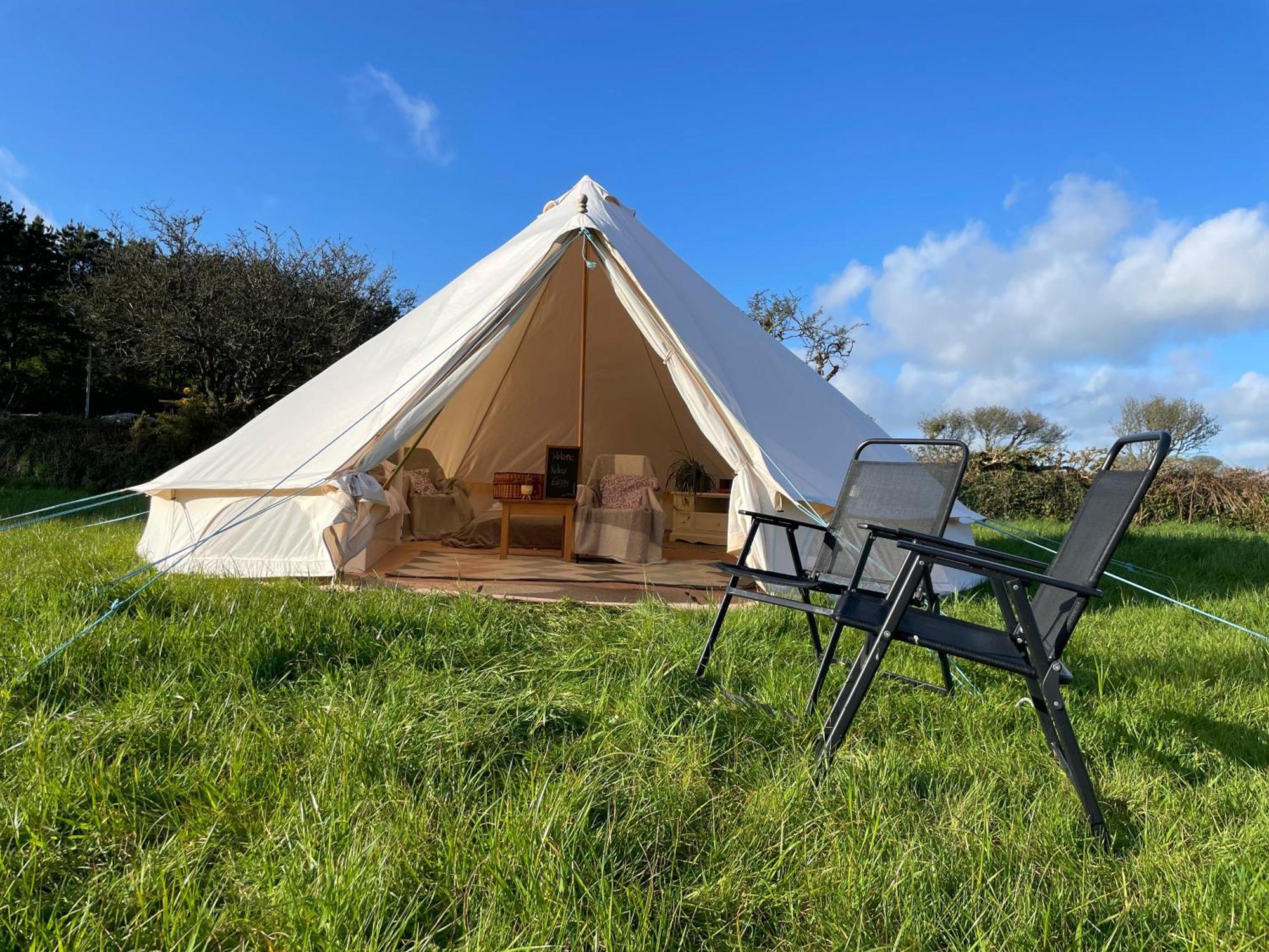 Trevena Cross Glamping & Camping เฮลสตัน ภายนอก รูปภาพ