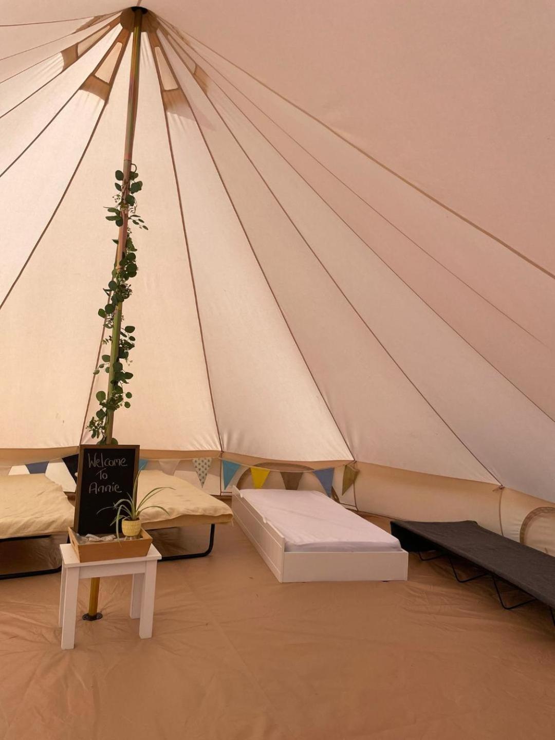 Trevena Cross Glamping & Camping เฮลสตัน ภายนอก รูปภาพ
