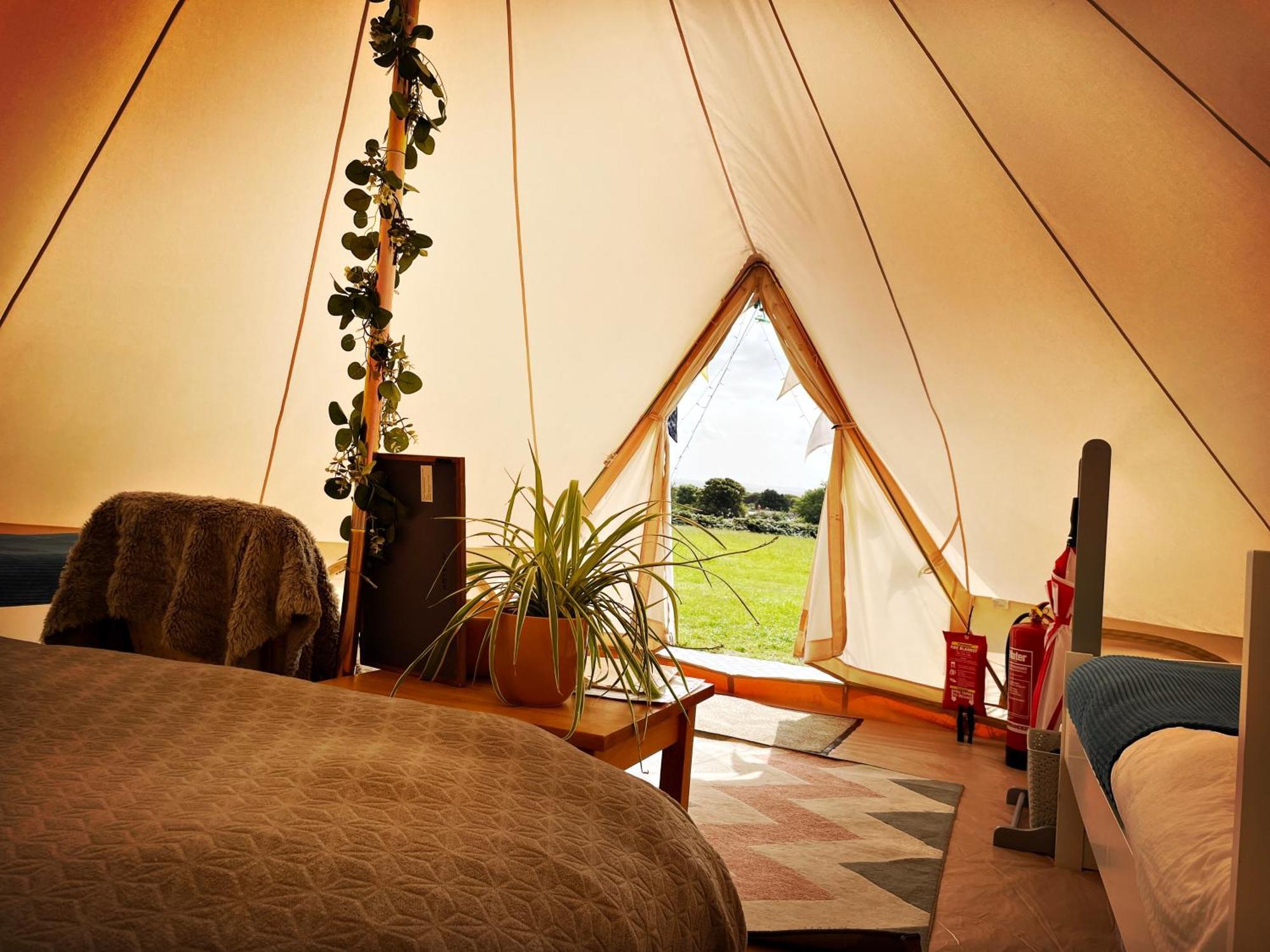 Trevena Cross Glamping & Camping เฮลสตัน ภายนอก รูปภาพ