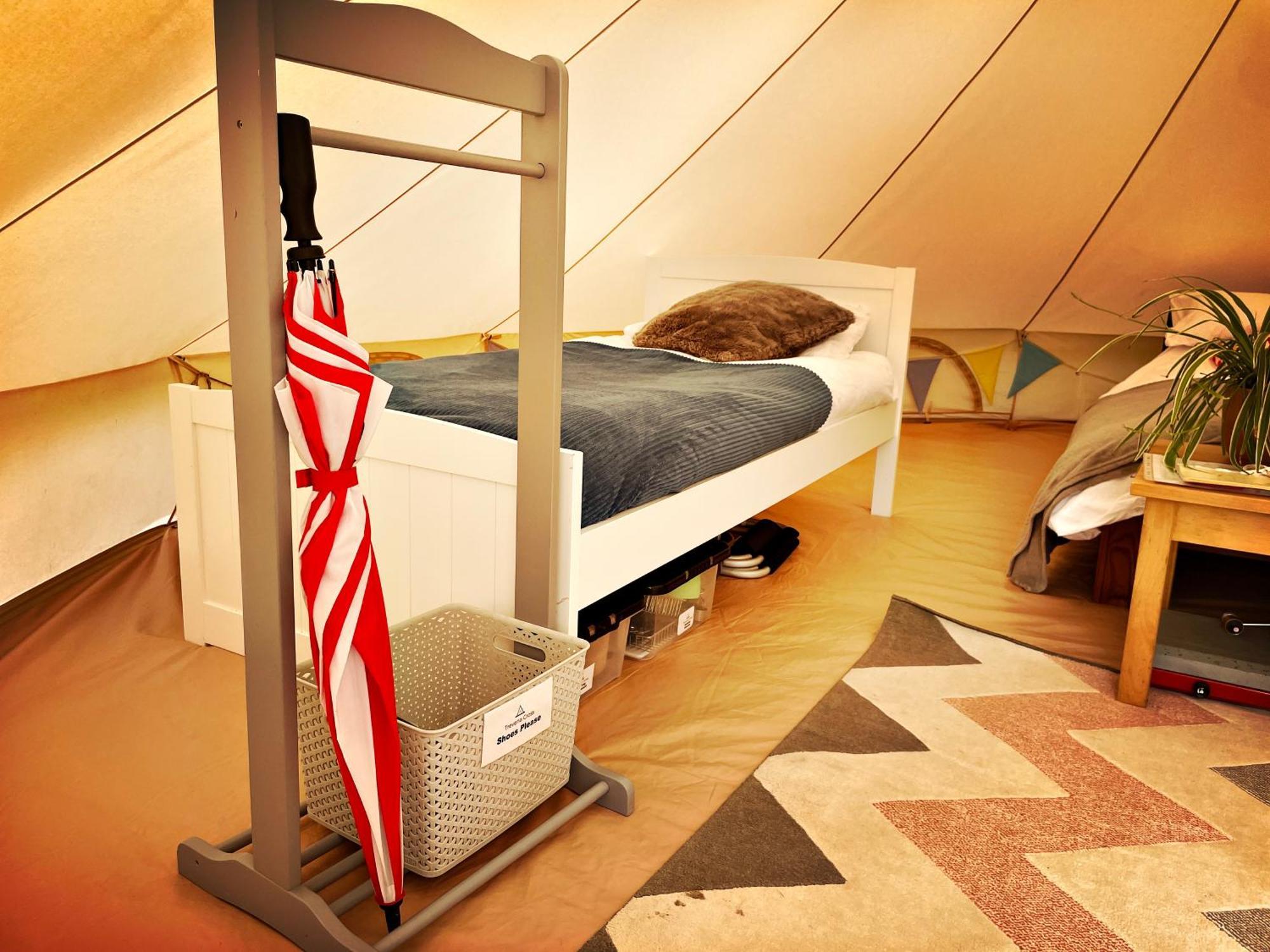 Trevena Cross Glamping & Camping เฮลสตัน ภายนอก รูปภาพ
