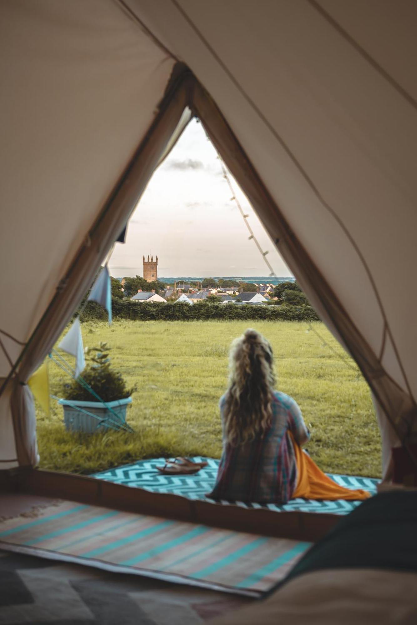 Trevena Cross Glamping & Camping เฮลสตัน ภายนอก รูปภาพ