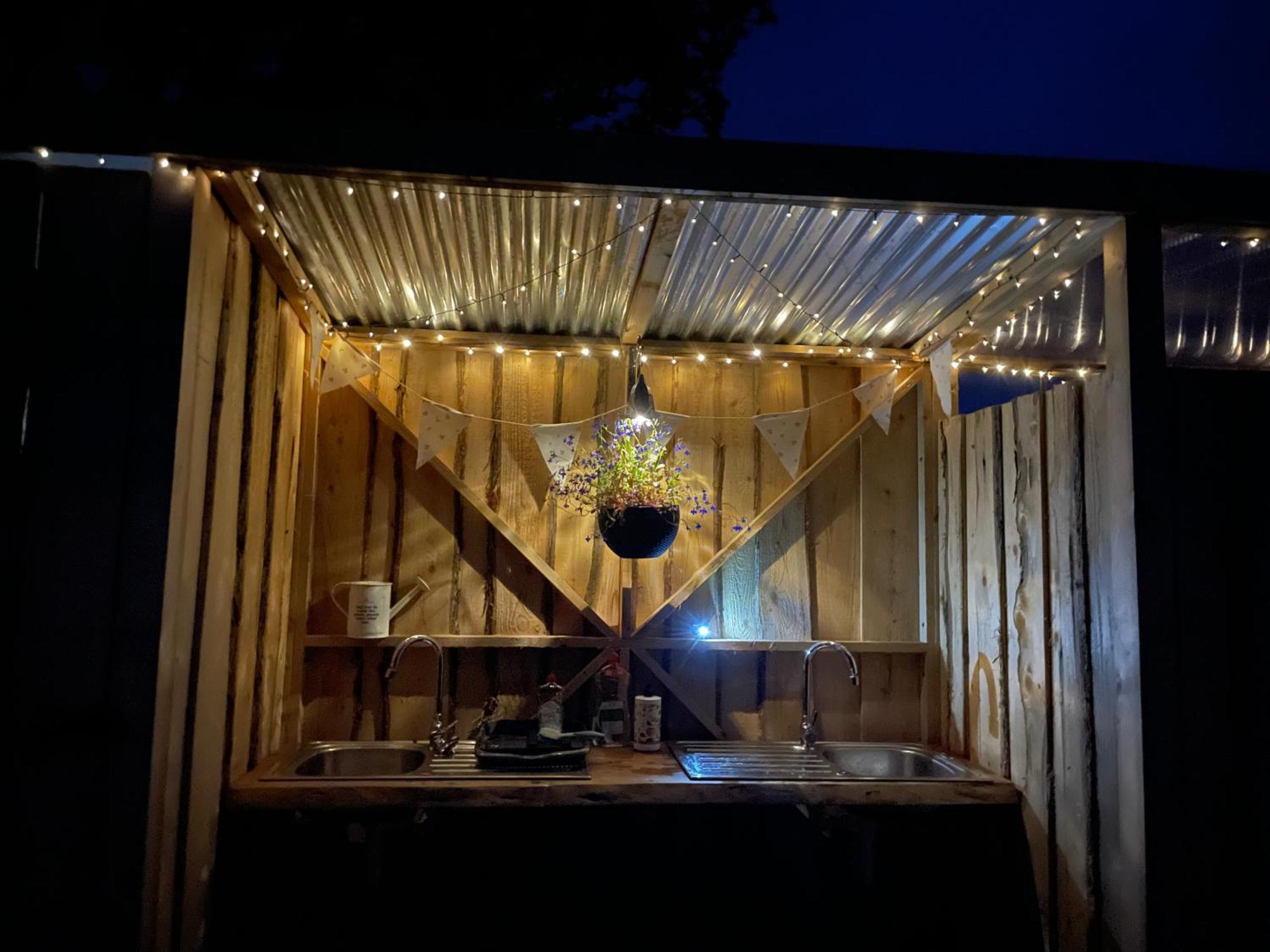 Trevena Cross Glamping & Camping เฮลสตัน ภายนอก รูปภาพ