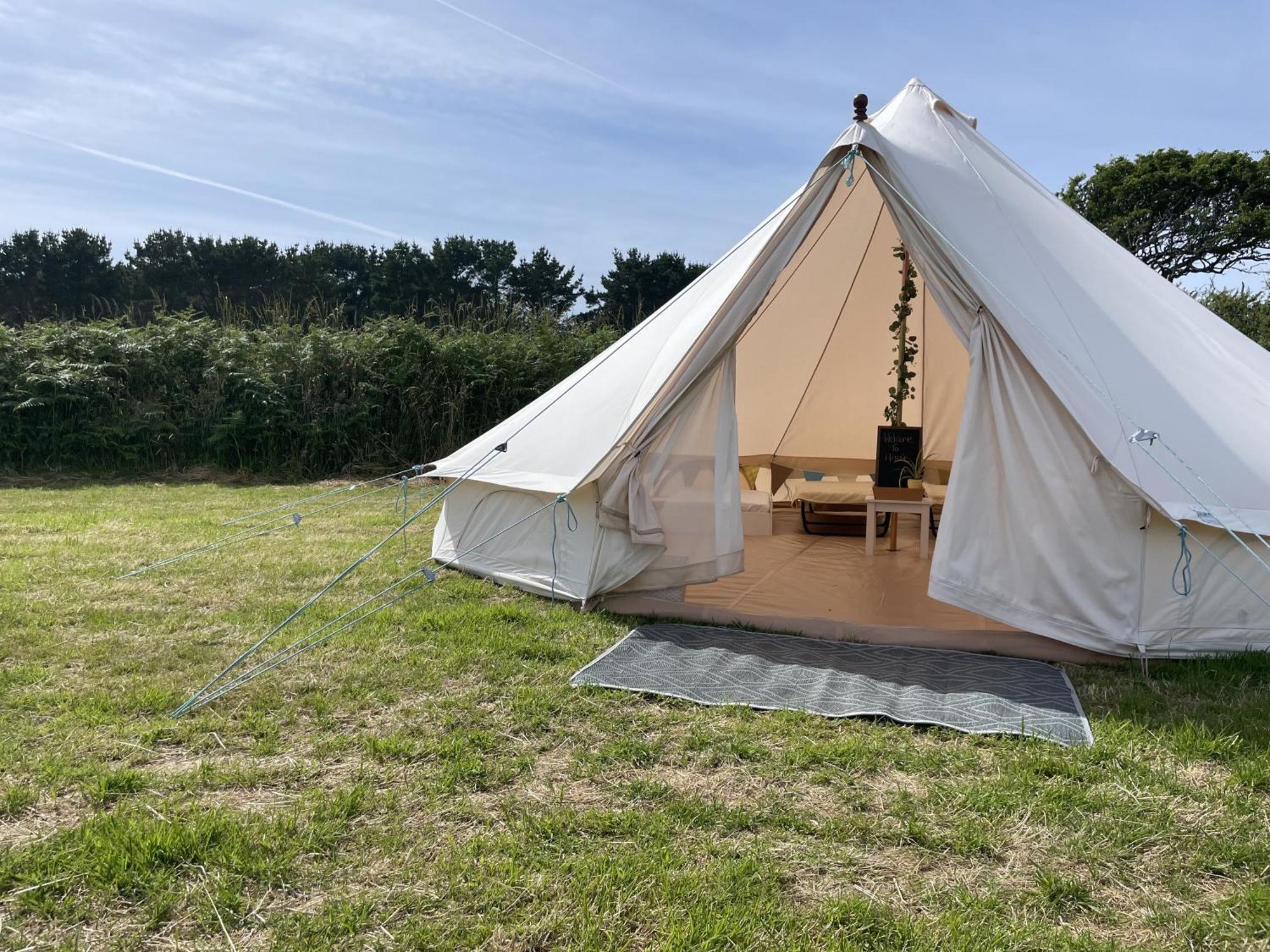Trevena Cross Glamping & Camping เฮลสตัน ภายนอก รูปภาพ